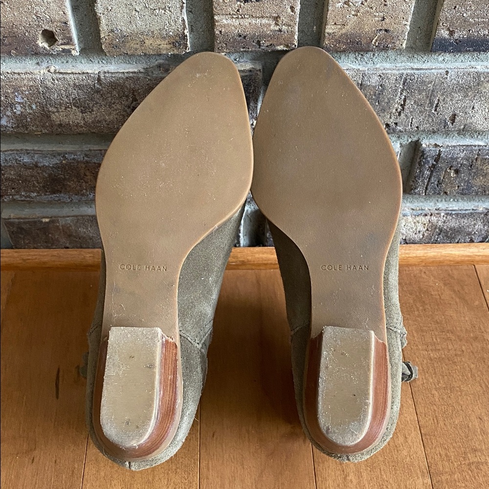Cole Hann Olive Ankle Boots Size 7.5 - Picture 2 of 11